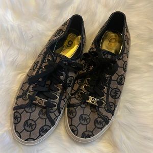Michael Kors Tennis shoes gentle used / good condition